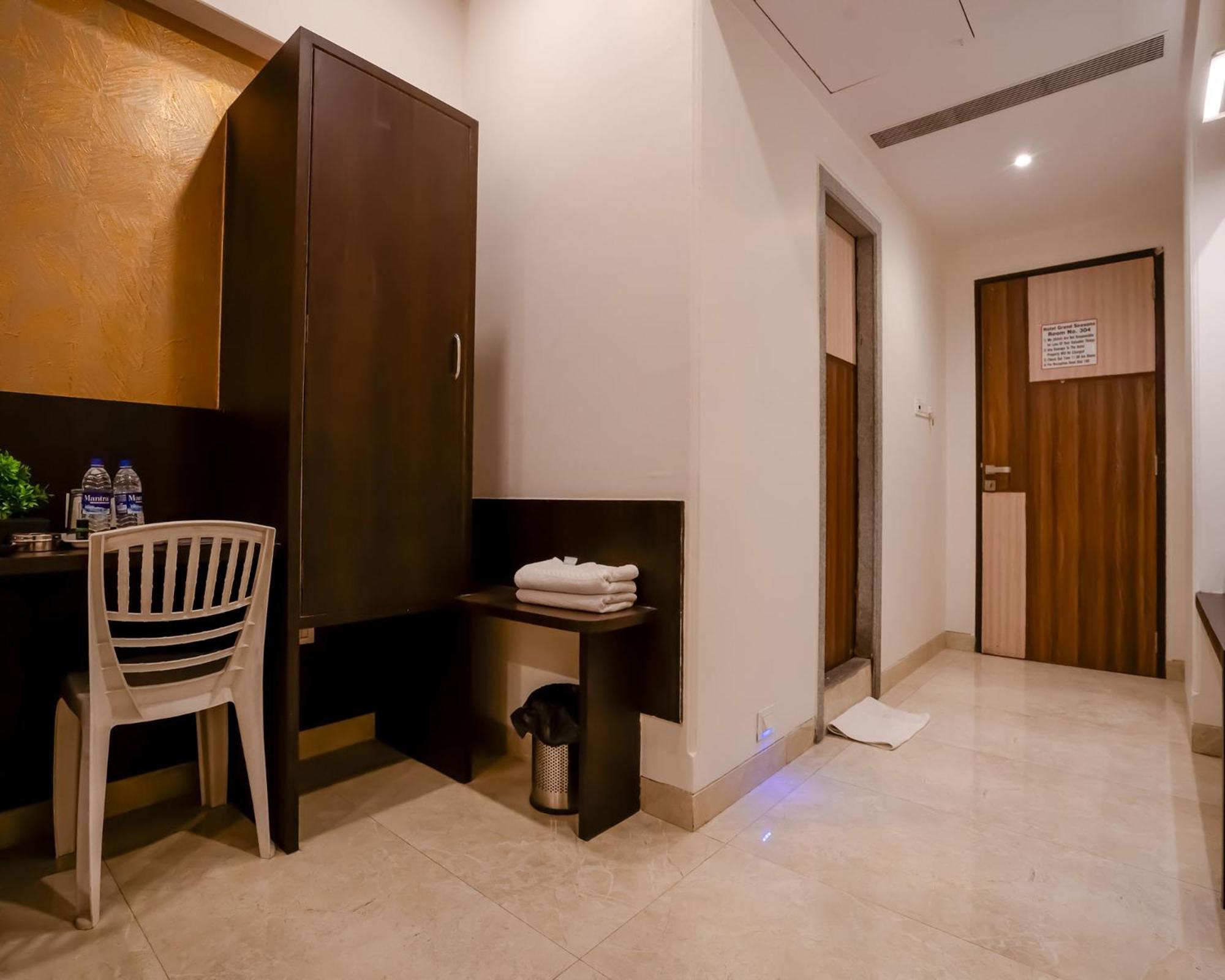 Hotel Grand Seasons- Navi Mumbai Exterior photo