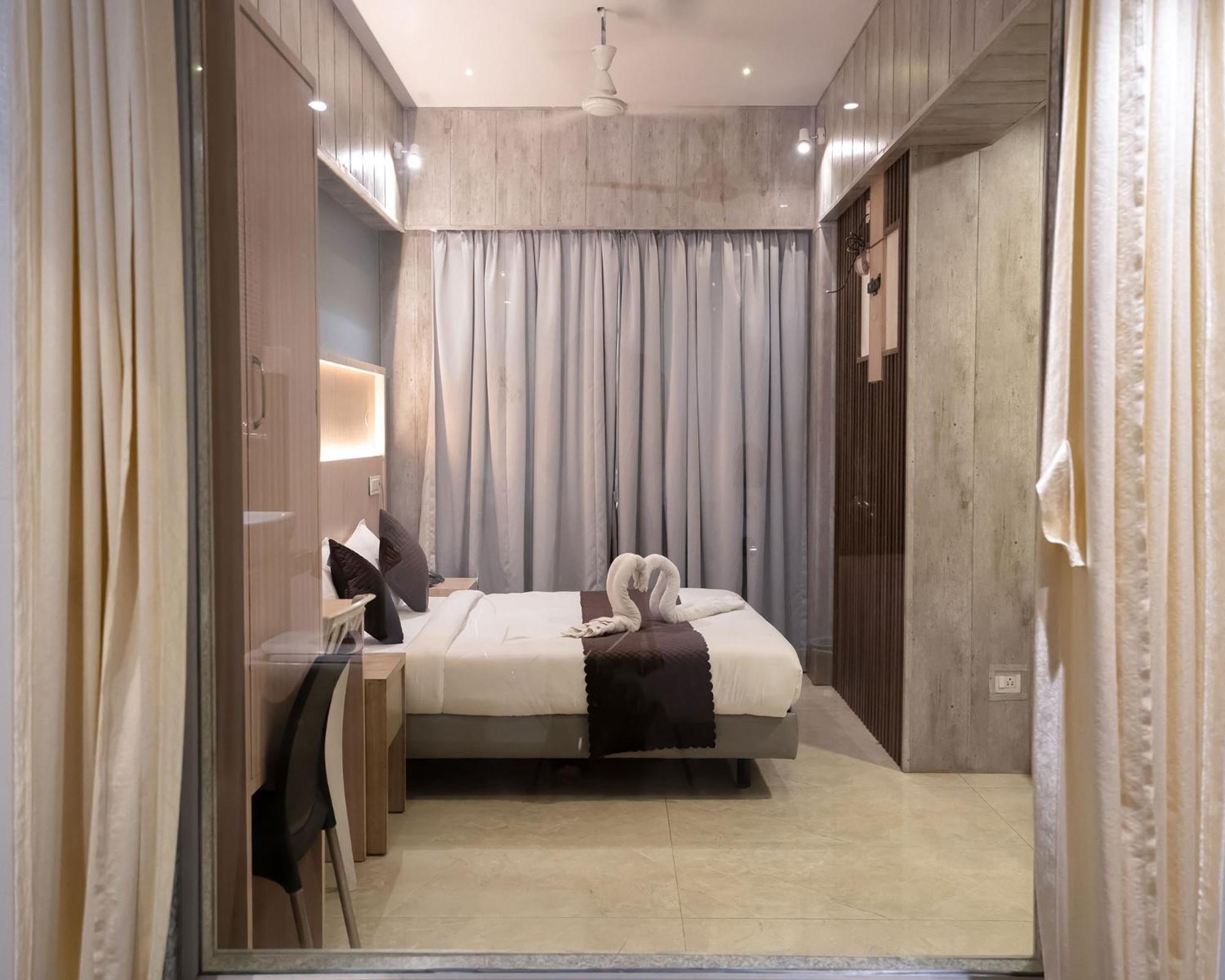 Hotel Grand Seasons- Navi Mumbai Exterior photo