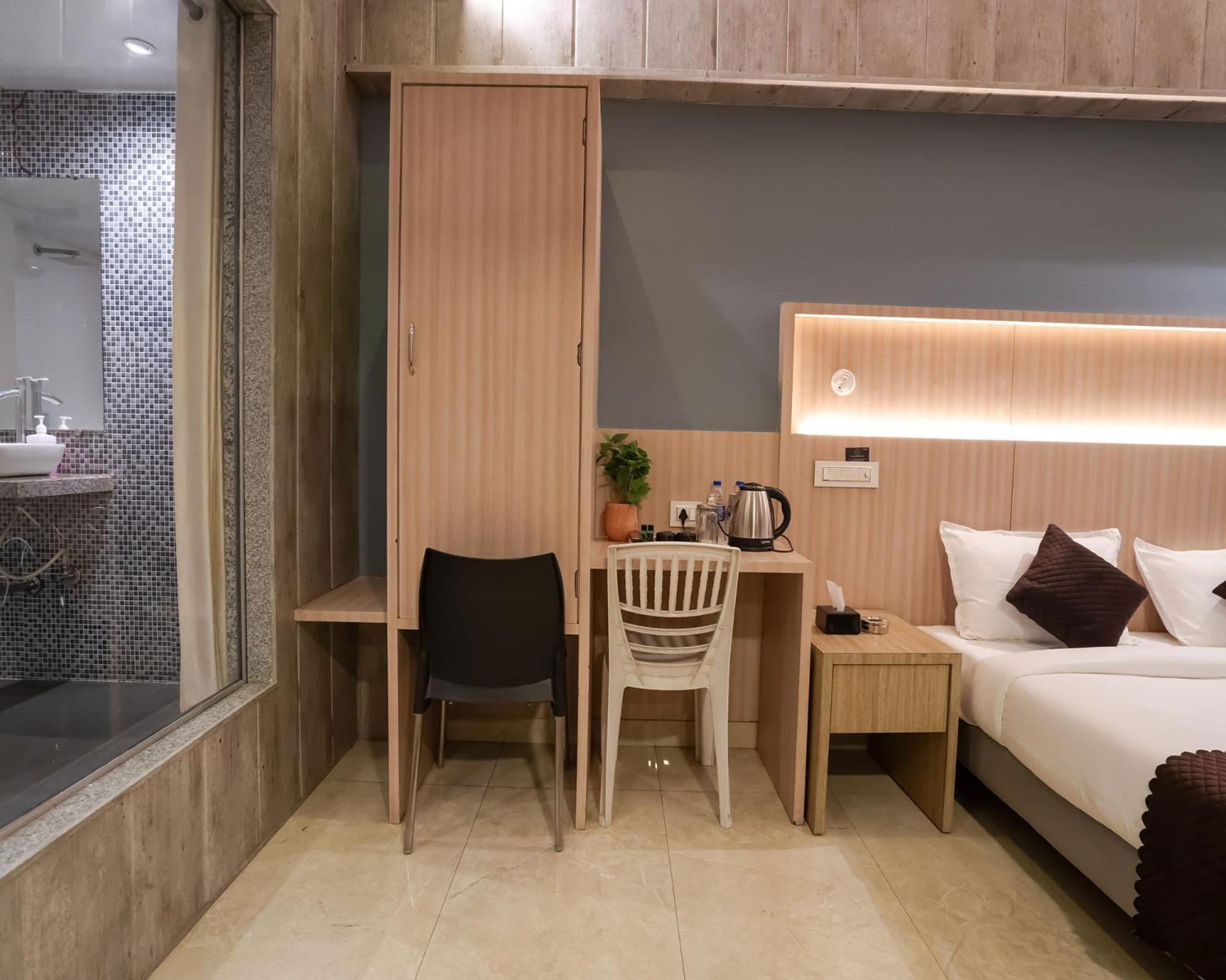 Hotel Grand Seasons- Navi Mumbai Exterior photo